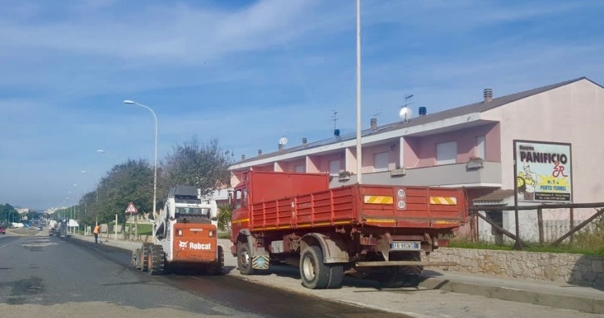 Parte il grande cantiere per il rifacimento dell'asfalto in via Sassari